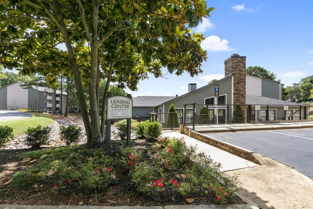 Apartments Near Crabtree Valley Mall Andover at Crabtree Neighborhood